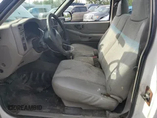 2002 GMC Sonoma SL with VIN 1GTCS145828259598, listed as a Copart auction lot 67961124 with 183,710 mi miles and Salvage Title. Bid and sale history available at carsss.com. Image 7.