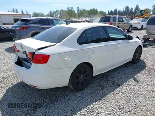 2013 Volkswagen Jetta TDI w/Premium с VIN 3VWLL7AJXDM388780, выставлен на аукционе IAAI как лот 42167972 с пробегом 189 950 миль миль и . История ставок и продаж доступна на DreamBid. Изображение 4.