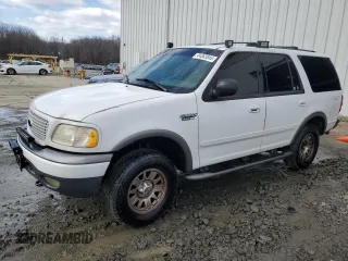 2000 Ford Expedition XLT with VIN 1FMRU1662YLB35757, listed as a Copart auction lot 44363845 with 206,135 mi miles and Salvage Title. Bid and sale history available at DreamBid. Image 1.