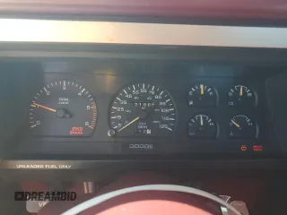 1989 Dodge Dakota z VIN 1B7GG66X6KS127702, wystawiony jako Copart lot #43276685 z przebiegiem 121 862 mil mil oraz Czysty tytuł • Clean title. Historia ofert i sprzedaży dostępna na DreamBid. Obrazek 9.