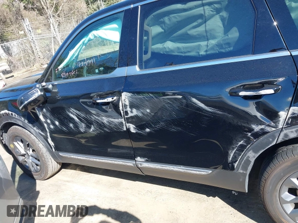 2023 Kia Telluride LX z VIN 5XYP2DGC2PG394637, wystawiony jako IAAI lot #41697582 z przebiegiem 19 836 mil mil oraz . Historia ofert i sprzedaży dostępna na DreamBid. Obrazek 14.