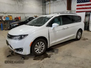 2018 Chrysler Pacifica Touring L z VIN 2C4RC1BG3JR338434, wystawiony jako Copart lot #58208535 z przebiegiem 29 621 mil mil oraz Tytuł czysty. Historia ofert i sprzedaży dostępna na DreamBid. Obrazek 1.
