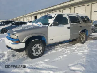 2003 Chevrolet Blazer LS z VIN 1GNDT13XX3K174956, wystawiony jako Copart lot #45921635 z przebiegiem Nie podano mil oraz Szkoda całkowita • Salvage title. Historia ofert i sprzedaży dostępna na DreamBid. Obrazek 1.