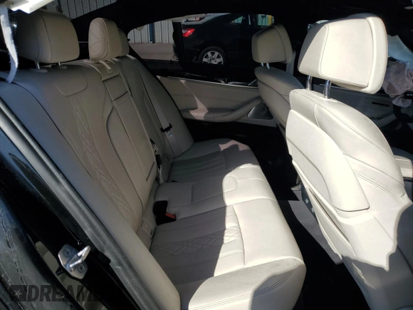 2018 BMW 5 Series M550i xDrive with VIN WBAJB9C55JG463848, listed as a Copart auction lot 48485765 with 47,078 mi miles and Salvage Title. Bid and sale history available at carsss.com. Image 10.