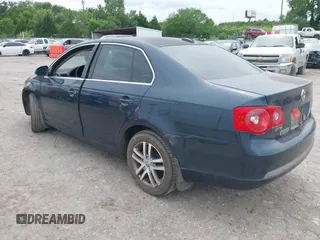 2006 Volkswagen Jetta 2.5L with VIN 3VWSF71KX6M764117, listed as a IAAI auction lot 42624279 with 179,291 mi miles and . Bid and sale history available at DreamBid. Image 3.