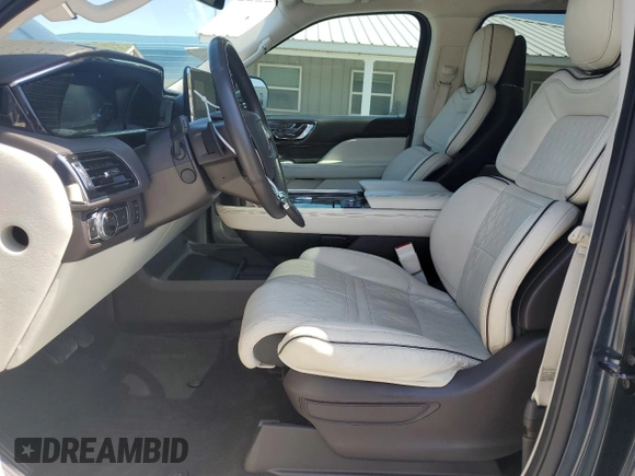 2021 Lincoln Navigator Black Label z VIN 5LMJJ3TT9MEL16717, wystawiony jako Copart lot #51939315 z przebiegiem 56 137 mil mil oraz Szkoda całkowita • Salvage title. Historia ofert i sprzedaży dostępna na DreamBid. Obrazek 7.