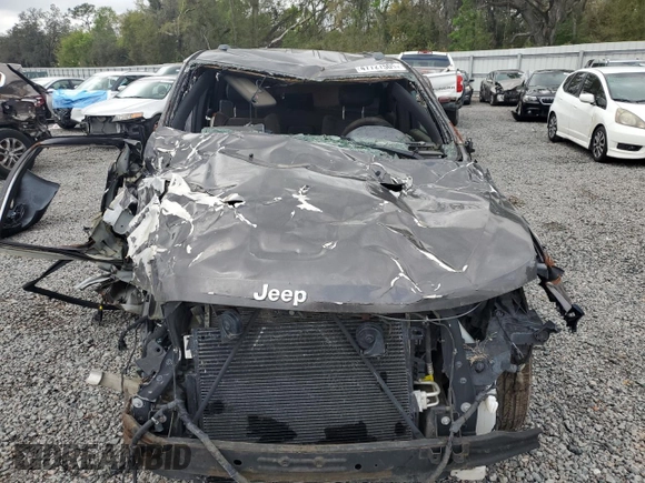 2017 Jeep Grand Cherokee Limited with VIN 1C4RJEBGXHC712537, listed as a Copart auction lot 53204385 with 0 mi miles and Salvage Title. Bid and sale history available at carsss.com. Image 5.