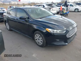 2014 Ford Fusion S with VIN 3FA6P0G76ER204761, listed as a IAAI auction lot 41948590 with 171,605 mi miles and . Bid and sale history available at carsss.com. Image 1.