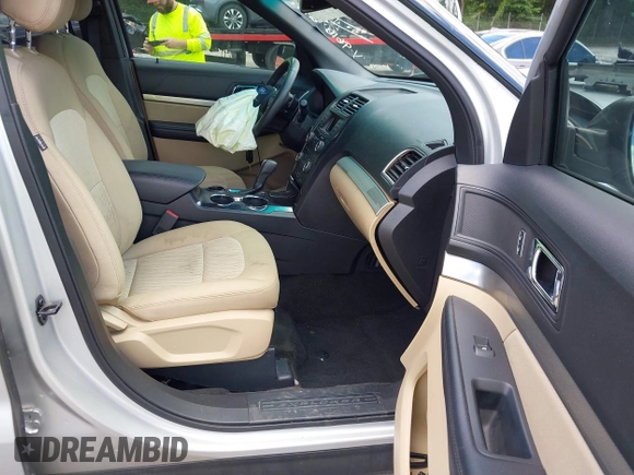 2017 Ford Explorer z VIN 1FM5K7BH4HGB49618, wystawiony jako IAAI lot #42530416 z przebiegiem 138 999 mil mil oraz . Historia ofert i sprzedaży dostępna na DreamBid. Obrazek 5.