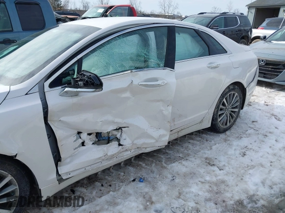 2017 Lincoln MKZ Hybrid Premiere with VIN 3LN6L5KU8HR624523, listed as a IAAI auction lot 41649075 with 126,679 mi miles. Bid and sale history available at carsss.com. Image 6.