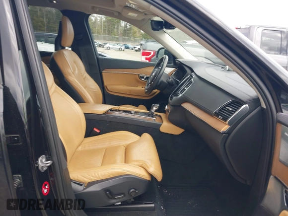 2016 Volvo XC90 T6 Inscription with VIN YV4A22PL2G1001341, listed as a IAAI auction lot 41889096 with 88,354 mi miles. Bid and sale history available at carsss.com. Image 5.