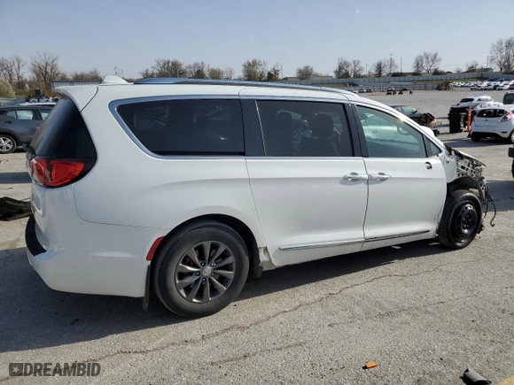 2018 Chrysler Pacifica Touring L with VIN 2C4RC1BG4JR211577, listed as a Copart auction lot 49808885 with 123,246 mi miles and Salvage Title. Bid and sale history available at carsss.com. Image 3.