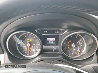 2018 Mercedes-Benz CLA 250 z VIN WDDSJ4GB0JN653605, wystawiony jako Copart lot #53634615 z przebiegiem 38 095 mil mil oraz Szkoda całkowita • Salvage title. Historia ofert i sprzedaży dostępna na DreamBid. Obrazek 9.