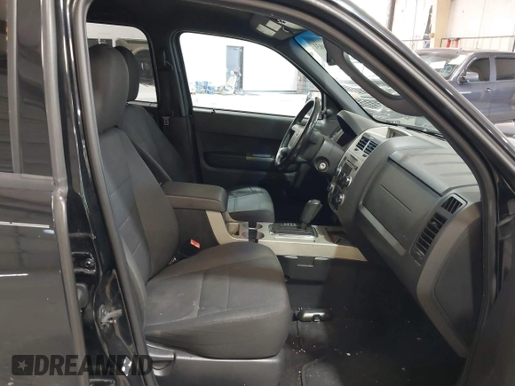 2012 Ford Escape XLT z VIN 1FMCU0DG1CKB57081, wystawiony jako IAAI lot #42611031 z przebiegiem 287 122 mil mil oraz . Historia ofert i sprzedaży dostępna na DreamBid. Obrazek 5.