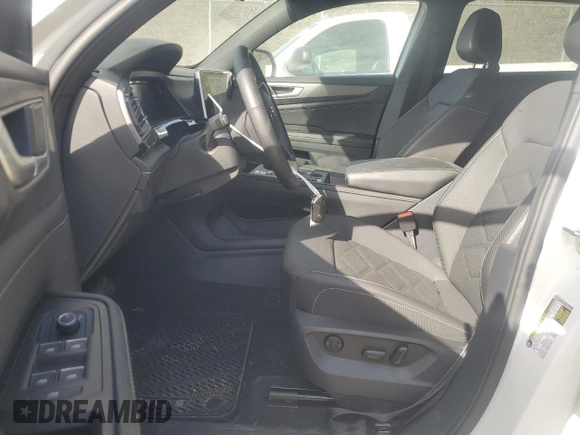 2024 Volkswagen Atlas SE with VIN 1V2LE2CA0RC236608, listed as a Copart auction lot 79430654 with 9,705 mi miles and Salvage title. Bid and sale history available at DreamBid. Image 7.