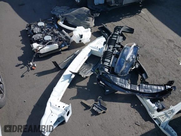 2024 Subaru Outback Wilderness z VIN 4S4BTGUD2R3164461, wystawiony jako IAAI lot #42292989 z przebiegiem 7 068 mil mil oraz . Historia ofert i sprzedaży dostępna na DreamBid. Obrazek 12.