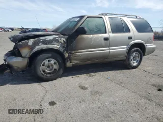 2000 GMC Jimmy SL with VIN 1GKCS13W5Y2349270, listed as a Copart auction lot 45498755 with 0 mi miles and Salvage Title. Bid and sale history available at carsss.com. Image 1.