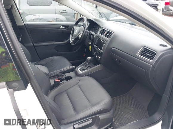 2012 Volkswagen Jetta SE с VIN 3VWDX7AJ5CM062621, выставлен на аукционе IAAI как лот 42365957 с пробегом 95 374 миль миль и . История ставок и продаж доступна на DreamBid. Изображение 5.