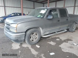 2006 Chevrolet Silverado 1500 LT1 with VIN 2GCEC13T061148784, listed as a IAAI auction lot 41640502 with 325,509 mi miles. Bid and sale history available at carsss.com. Image 2.