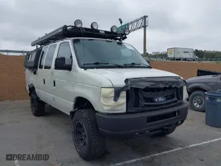 2013 Ford Econoline Wagon XL with VIN 1FBSS3BL2DDA43270, listed as a IAAI auction lot 41381513 with 1 mi miles. Bid and sale history available at carsss.com. Image 1.