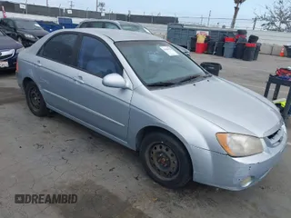 2005 Kia Spectra LX with VIN KNAFE121755142490, listed as a IAAI auction lot 42085928 with 170,406 mi miles. Bid and sale history available at carsss.com. Image 1.