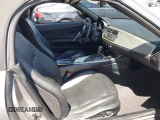 2003 BMW Z4 3.0i с VIN 4USBT53473LU00534, выставлен на аукционе IAAI как лот 41858369 с пробегом 80 612 миль миль и . История ставок и продаж доступна на DreamBid. Изображение 5.