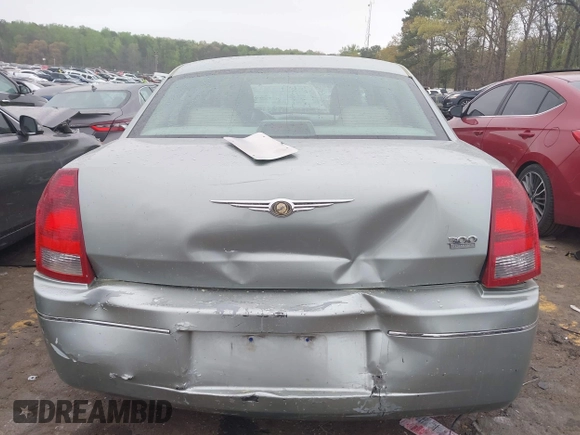 2006 Chrysler 300 Touring with VIN 2C3KA53G56H112376, listed as a IAAI auction lot 41919098 with 309,184 mi miles. Bid and sale history available at carsss.com. Image 16.