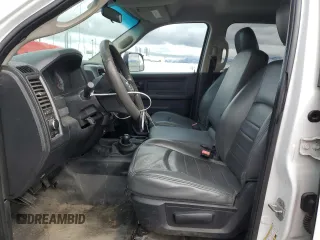 2013 Ram 2500 Tradesman z VIN 3C6TR5HT5DG560300, wystawiony jako Copart lot #44741345 z przebiegiem 213 016 mil mil oraz Szkoda całkowita • Salvage title. Historia ofert i sprzedaży dostępna na DreamBid. Obrazek 7.