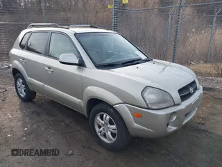 2007 Hyundai Tucson SE with VIN KM8JN12D47U485334, listed as a IAAI auction lot 41777257 with 107,969 mi miles. Bid and sale history available at carsss.com. Image 1.