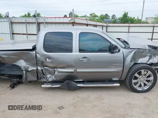 2013 GMC Sierra 1500 SLE z VIN 3GTP1VE09DG302860, wystawiony jako IAAI lot #42031246 z przebiegiem Nie podano mil oraz . Historia ofert i sprzedaży dostępna na DreamBid. Obrazek 14.