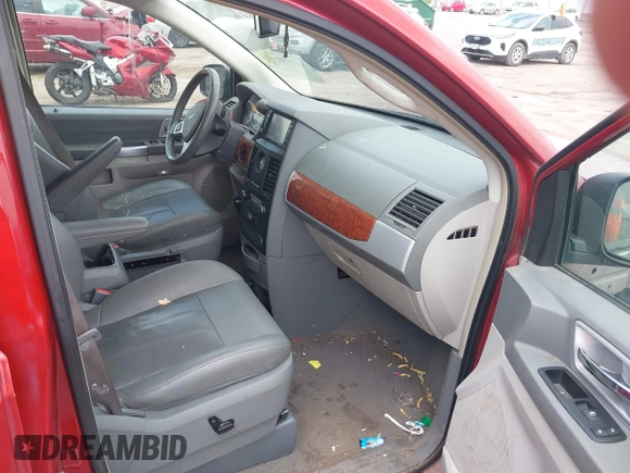 2008 Chrysler Town & Country Touring with VIN 2A8HR54P58R662471, listed as a IAAI auction lot 42457519 with 194,331 mi miles and . Bid and sale history available at DreamBid. Image 5.