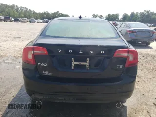 2013 Volvo S60 T5 Premier z VIN YV1612FS6D1219373, wystawiony jako Copart lot #55831555 z przebiegiem Nie podano mil oraz Tytuł czysty. Historia ofert i sprzedaży dostępna na DreamBid. Obrazek 6.