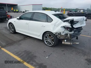 2018 Volkswagen Passat S z VIN 1VWAA7A39JC016259, wystawiony jako IAAI lot #42382550 z przebiegiem 89 143 mil mil oraz . Historia ofert i sprzedaży dostępna na DreamBid. Obrazek 3.