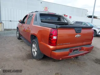 2008 Chevrolet Avalanche LTZ with VIN 3GNEC12J48G216702, listed as a IAAI auction lot 41753596 with 299,925 mi miles. Bid and sale history available at carsss.com. Image 3.