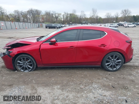 2020 Mazda 3 with VIN JM1BPBLM0L1158190, listed as a IAAI auction lot 42043635 with 68,017 mi miles and . Bid and sale history available at DreamBid. Image 15.