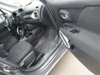 2020 Jeep Renegade Latitude with VIN ZACNJABBXLPL88874, listed as a IAAI auction lot 42490534 with Not provided miles and . Bid and sale history available at DreamBid. Image 5.