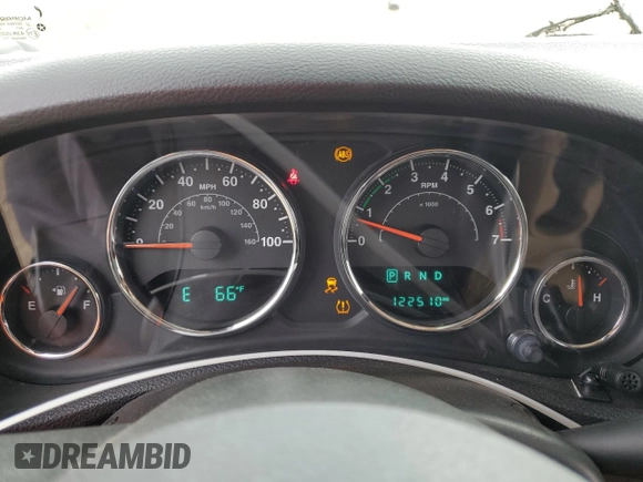 2015 Jeep Wrangler Unlimited Sahara z VIN 1C4BJWEG5FL645846, wystawiony jako Copart lot #53326855 z przebiegiem 122 510 mil mil oraz Szkoda całkowita • Salvage title. Historia ofert i sprzedaży dostępna na DreamBid. Obrazek 9.