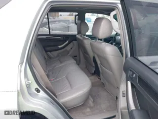 2006 Toyota 4Runner Limited with VIN JTEBT17R068030681, listed as a IAAI auction lot 39405197 with 189,811 mi miles. Bid and sale history available at carsss.com. Image 8.