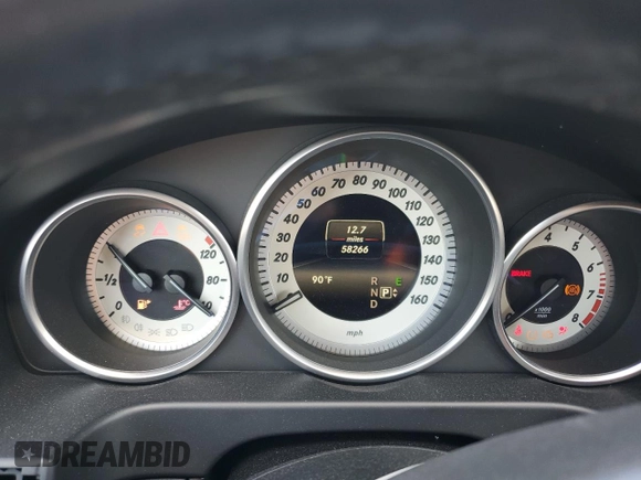 2016 Mercedes-Benz E 350 Luxury with VIN WDDHF8JB2GB326838, listed as a Copart auction lot 52218495 with 58,266 mi miles and Salvage Title. Bid and sale history available at DreamBid. Image 9.