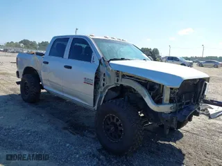 2018 Ram 2500 Tradesman with VIN 3C6UR5CJ4JG117187, listed as a IAAI auction lot 40371249 with 106,326 mi miles. Bid and sale history available at carsss.com. Image 1.