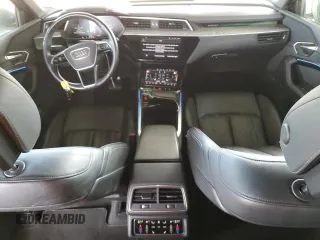 2022 Audi e-tron Chronos with VIN WA1VABGE8NB024505, listed as a Copart auction lot 47444995 with 45,476 mi miles and Salvage title. Bid and sale history available at DreamBid. Image 8.