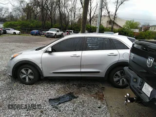 2018 Kia Niro LX with VIN KNDCB3LCXJ5147445, listed as a IAAI auction lot 41930470 with 134,224 mi miles. Bid and sale history available at carsss.com. Image 14.