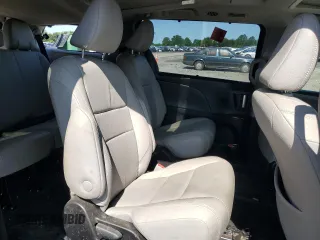 2018 Toyota Sienna XLE с VIN 5TDDZ3DC0JS196792, выставлен на аукционе Copart как лот 57250445 с пробегом 146 479 миль миль и Списание • Salvage title. История ставок и продаж доступна на DreamBid. Изображение 11.