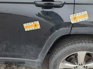 2022 Jeep Grand Cherokee Limited z VIN 1C4RJHBG2N8619866, wystawiony jako IAAI lot #42575871 z przebiegiem 65 385 mil mil oraz . Historia ofert i sprzedaży dostępna na DreamBid. Obrazek 16.