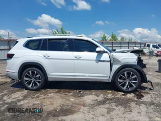 2024 Volkswagen Atlas SEL Premium R-Line with VIN 1V2FR2CAXRC582084, listed as a IAAI auction lot 42228600 with 20,389 mi miles and . Bid and sale history available at DreamBid. Image 14.