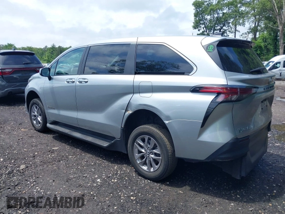 2022 Toyota Sienna LE z VIN 5TDKRKEC9NS118226, wystawiony jako IAAI lot #42535412 z przebiegiem 74 084 mil mil oraz . Historia ofert i sprzedaży dostępna na DreamBid. Obrazek 14.