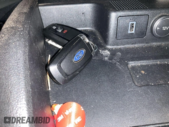 2020 Ford Escape SE z VIN 1FMCU0G62LUB45075, wystawiony jako IAAI lot #42743374 z przebiegiem 84 675 mil mil oraz . Historia ofert i sprzedaży dostępna na DreamBid. Obrazek 30.