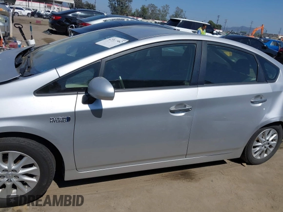 2014 Toyota Prius with VIN JTDKN3DP0E3057534, listed as a IAAI auction lot 42311962 with 109,737 mi miles and . Bid and sale history available at DreamBid. Image 14.