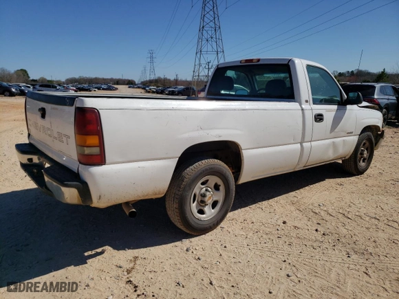 2002 Chevrolet Silverado 1500 with VIN 1GCEC14W62Z156043, listed as a Copart auction lot 49470355 with 300,960 mi miles and Salvage Title. Bid and sale history available at carsss.com. Image 3.