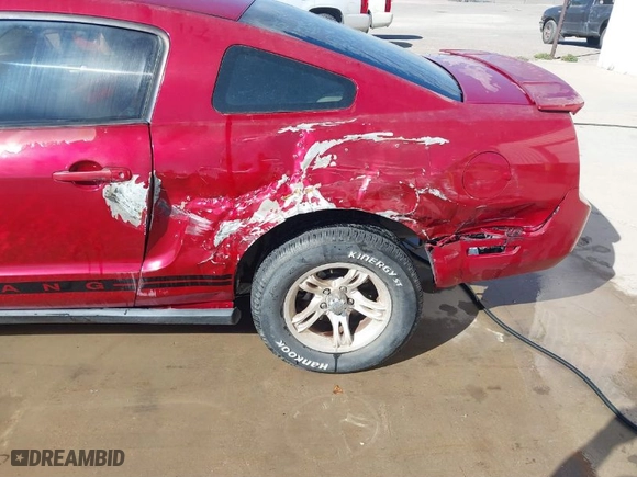 2008 Ford Mustang Deluxe with VIN 1ZVHT80N385130015, listed as a IAAI auction lot 41780793 with 119,873 mi miles. Bid and sale history available at carsss.com. Image 6.